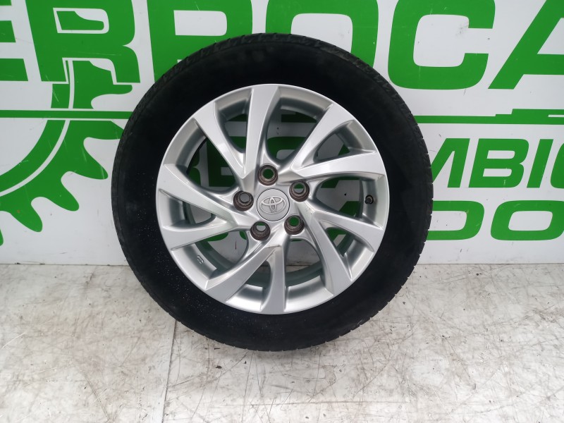 Recambio de llanta para toyota auris touring sports (e18) active referencia OEM IAM 4261102L80  