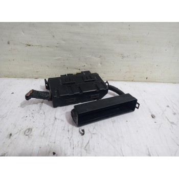 Recambio de caja reles / fusibles para nissan micra (k12e) sport referencia OEM IAM 72545226  