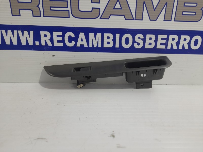 Recambio de mando elevalunas delantero derecho para suzuki swift berlina (mz) 1.3 16v cat referencia OEM IAM 8376362J0  
