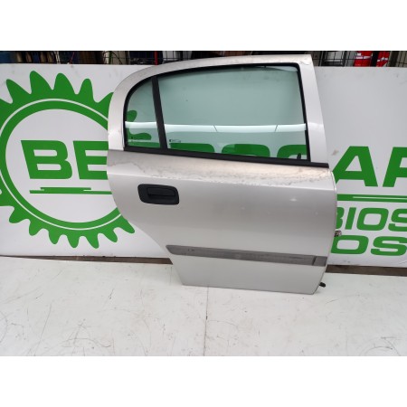 Recambio de puerta trasera derecha para opel astra g berlina 1.6 16v referencia OEM IAM 13116456  