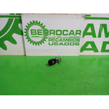 Recambio de bombin puerta delantera izquierda para dacia sandero laureate referencia OEM IAM 806010423R  