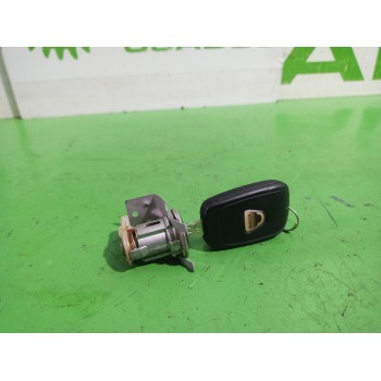 Recambio de bombin puerta delantera izquierda para dacia sandero laureate referencia OEM IAM 806010423R  