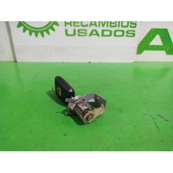 Recambio de bombin puerta delantera izquierda para dacia sandero laureate referencia OEM IAM 806010423R  