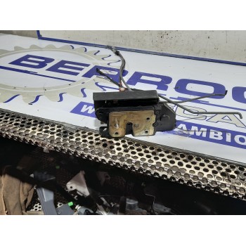 Recambio de cerradura puerta delantera izquierda para ssangyong kyron 2.0 xdi referencia OEM IAM 7121009025  