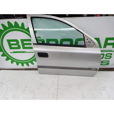 Recambio de puerta delantera derecha para opel astra g berlina 1.6 16v referencia OEM IAM 13116452  
