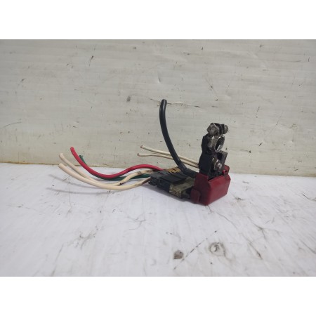 Recambio de borna postiva para nissan micra (k12e) sport referencia OEM IAM 2438079915  