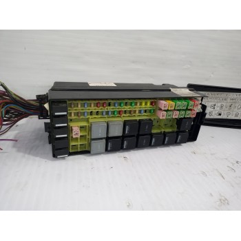 Recambio de caja reles / fusibles para land rover discovery 4 tdv6 hse referencia OEM IAM AH2214290AYB  