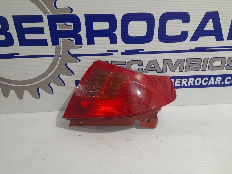 Recambio de piloto trasero izquierdo para suzuki swift berlina (mz) 1.3 16v cat referencia OEM IAM P4476L  