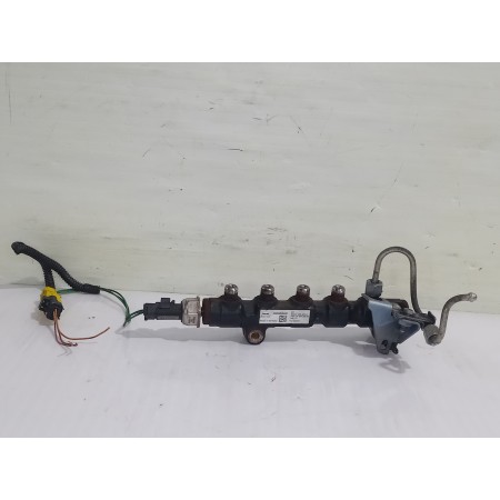 Recambio de rampa inyectora para citroën c4 grand picasso avatar referencia OEM IAM 9654590 / 9654592680  