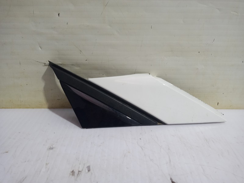 Recambio de moldura derecha para opel grandland x design line referencia OEM IAM YP00065080  