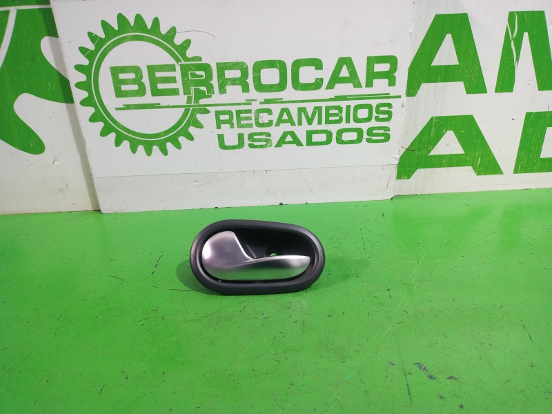Recambio de maneta interior trasera izquierda para dacia sandero laureate referencia OEM IAM 806718771R  