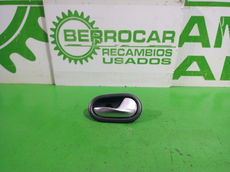 Recambio de maneta interior trasera derecha para dacia sandero laureate referencia OEM IAM 8200735218R  