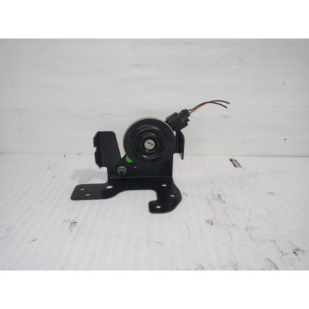 Recambio de claxon para land rover discovery 4 tdv6 hse referencia OEM IAM LR011600  