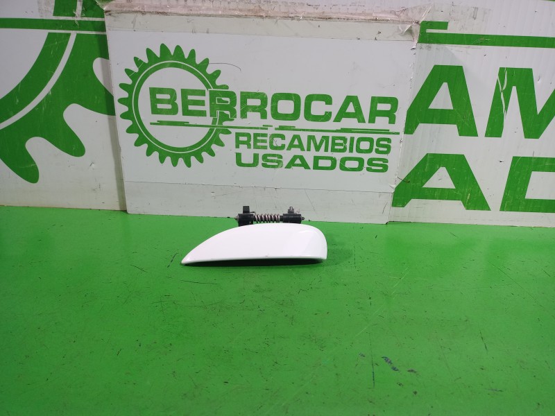 Recambio de maneta exterior delantera izquierda para dacia sandero laureate referencia OEM IAM 806075231R  