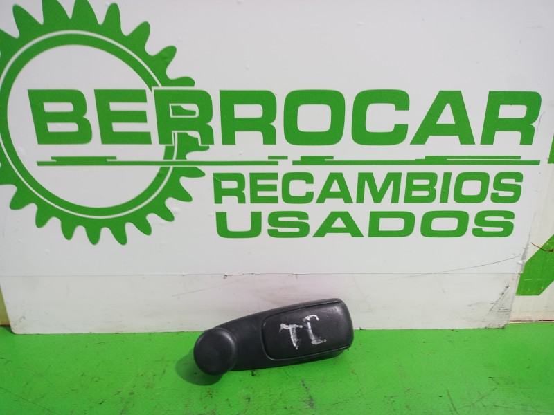 Recambio de maneta elevalunas trasera derecha para citroën c3 1.4 hdi sx referencia OEM IAM 9639828877  