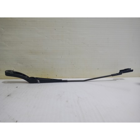 Recambio de brazo limpia delantero izquierdo para opel grandland x design line referencia OEM IAM YP00060580  