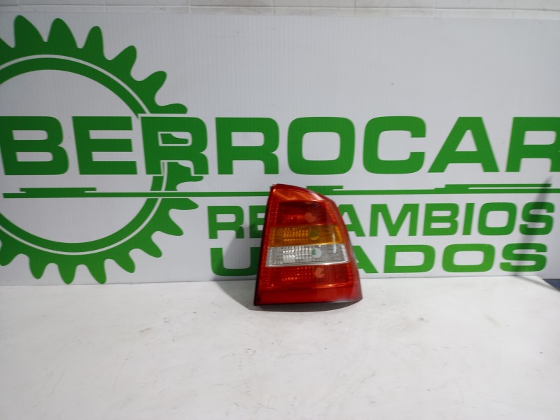 Recambio de piloto trasero derecho para opel astra g berlina 1.6 16v referencia OEM IAM 084421934R  