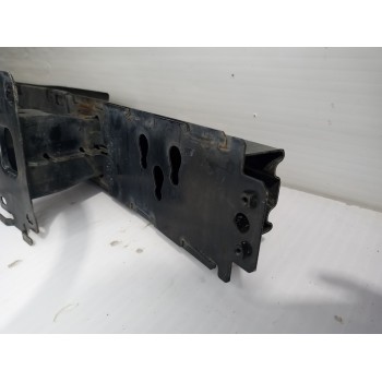 Recambio de refuerzo paragolpes delantero para land rover discovery 4 tdv6 hse referencia OEM IAM LR013926  