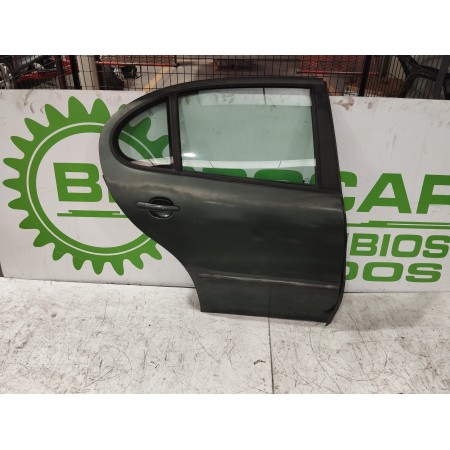 Recambio de puerta trasera derecha para seat toledo (1m2) 1.9 tdi referencia OEM IAM 1M0833056L  