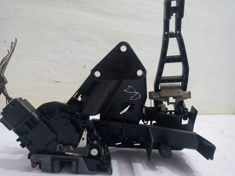 Recambio de cerradura puerta delantera derecha para ford focus lim. (cb4) business referencia OEM IAM 7M5AR2181  