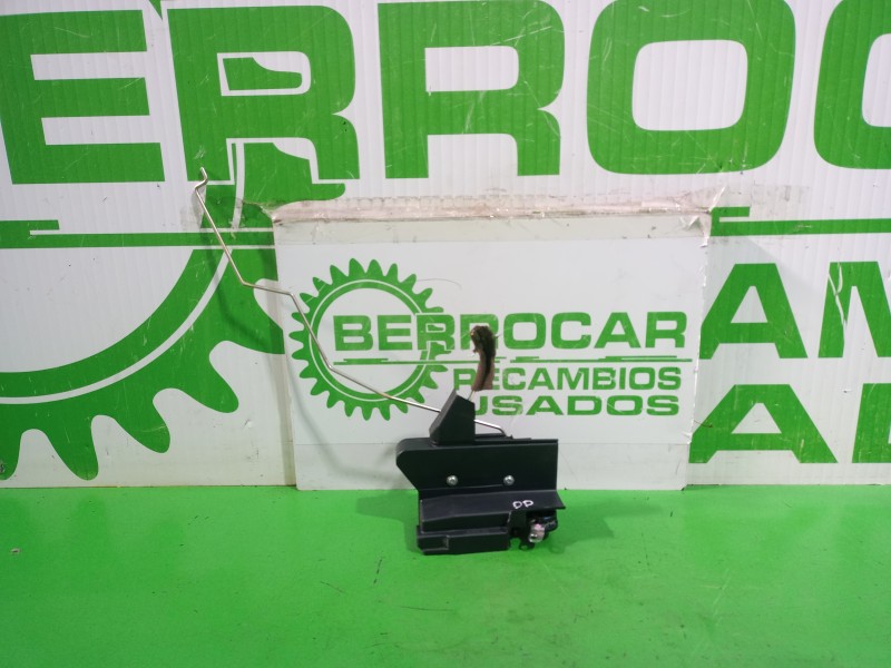 Recambio de cerradura puerta delantera derecha para dacia sandero laureate referencia OEM IAM 805026816R  