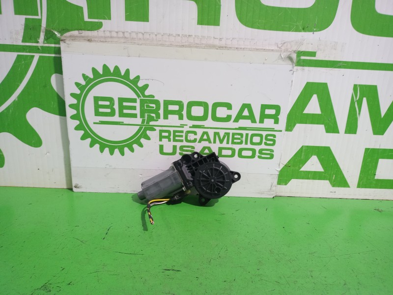 Recambio de motor elevalunas delantero derecho para ford fiesta (cbk) ambiente referencia OEM IAM 130821939  