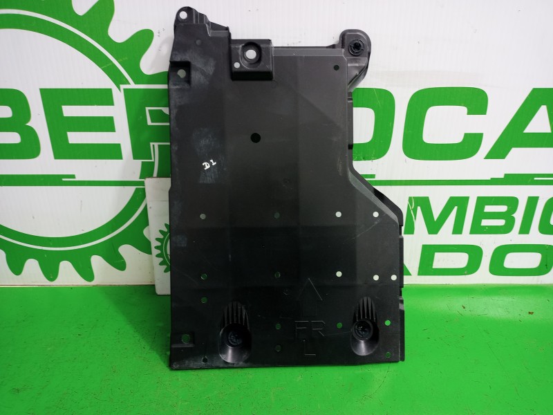 Recambio de cubrecarter para toyota auris touring sports (e18) active referencia OEM IAM 5816602030  