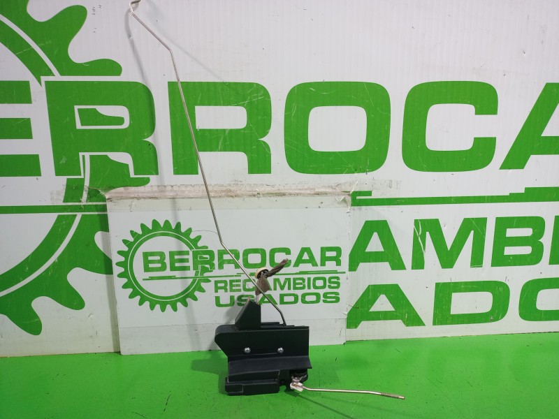Recambio de cerradura puerta trasera derecha para dacia sandero laureate referencia OEM IAM 825033052R  