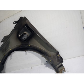 Recambio de aleta delantera derecha para land rover discovery 4 tdv6 hse referencia OEM IAM LR013931  