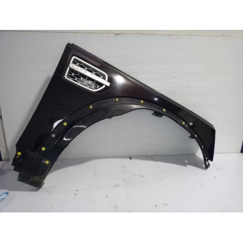 Recambio de aleta delantera derecha para land rover discovery 4 tdv6 hse referencia OEM IAM LR013931  