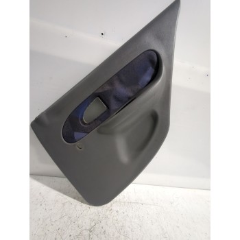 GUARNECIDO PUERTA TRASERA DERECHA 7700411373 