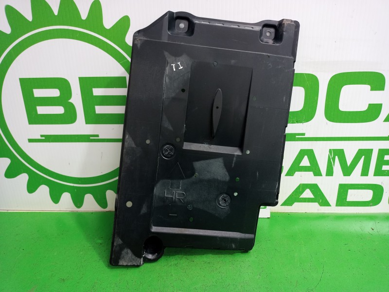 Recambio de cubrecarter para toyota auris touring sports (e18) active referencia OEM IAM 5816802050  