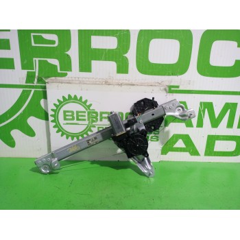 ELEVALUNAS TRASERO DERECHO 827208057R 