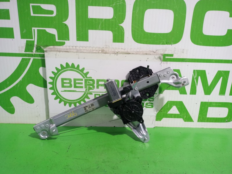 Recambio de elevalunas trasero derecho para dacia sandero laureate referencia OEM IAM 827208057R  