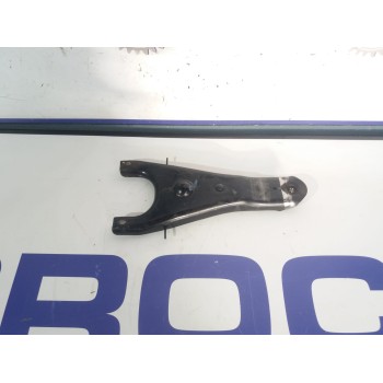 Recambio de soporte para kia sorento 2.5 crdi referencia OEM IAM 235104A400  