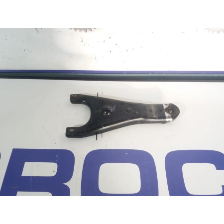 Recambio de soporte para kia sorento 2.5 crdi referencia OEM IAM 235104A400  