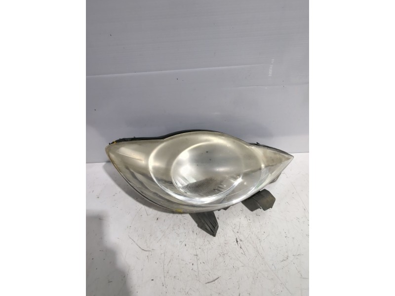 Recambio de faro derecho para peugeot 107 (pm_, pn_) 1.4 hdi referencia OEM IAM 620674  