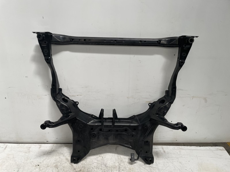 Recambio de puente delantero para mazda 3 lim. () center-line referencia OEM IAM GHP93480XC  