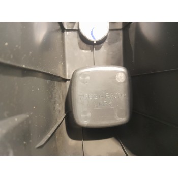 Recambio de apoyabrazos central para suzuki swift berlina (mz) 1.3 16v cat referencia OEM IAM 7582162J0  