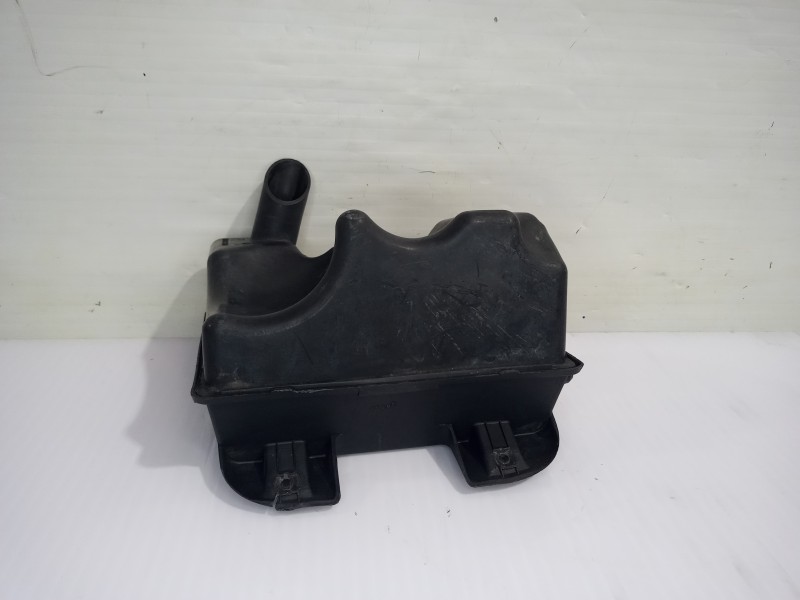 Recambio de caja filtro aire para chrysler voyager (gs) 2.5 td family referencia OEM IAM 04861178AA  