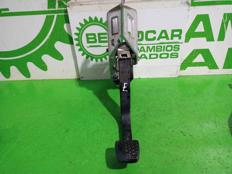 Recambio de pedal embrague para opel zafira a elegance referencia OEM IAM 13192503  