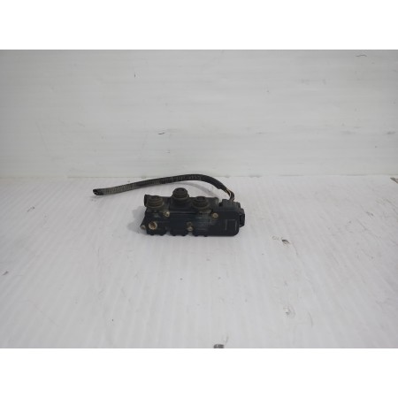 Recambio de valvula aire adicional para land rover discovery 4 tdv6 hse referencia OEM IAM RVH000095  