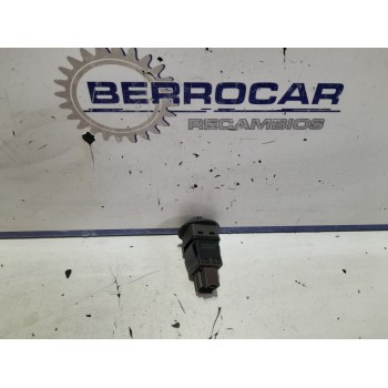 Recambio de interruptor para renault megane ii classic berlina 1.5 dci diesel referencia OEM IAM 8200169589  