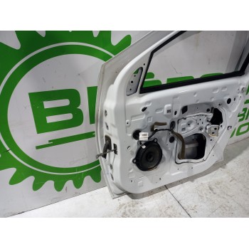 Recambio de puerta delantera derecha para dacia sandero laureate referencia OEM IAM 801006719R  