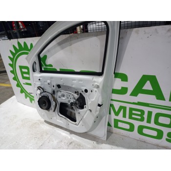 Recambio de puerta delantera derecha para dacia sandero laureate referencia OEM IAM 801006719R  