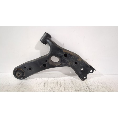 Recambio de brazo suspension inferior delantero izquierdo para toyota auris (_e15_) 1.6 (zre151_) referencia OEM IAM 4806902130 