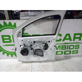 Recambio de puerta delantera derecha para dacia sandero laureate referencia OEM IAM 801006719R  