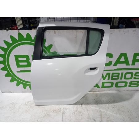 Recambio de puerta trasera izquierda para dacia sandero laureate referencia OEM IAM 821018232R  