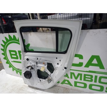 Recambio de puerta trasera derecha para dacia sandero laureate referencia OEM IAM 821008795R  