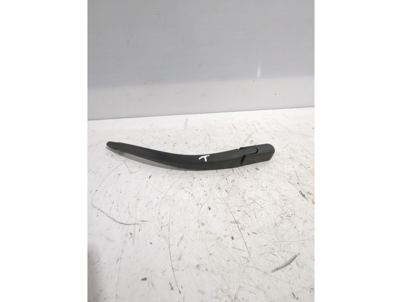 Recambio de brazo limpia trasero para peugeot 107 (pm_, pn_) 1.4 hdi referencia OEM IAM 6405V5  